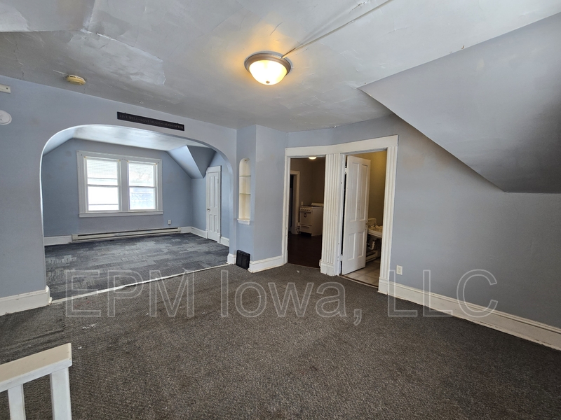 Waterloo House: 102 1/2 South Street