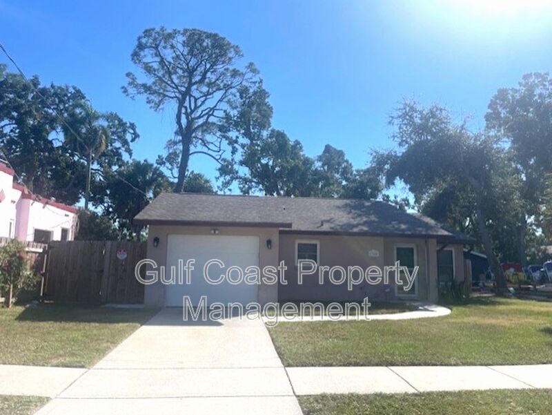 Sarasota House: 1350 13th Street