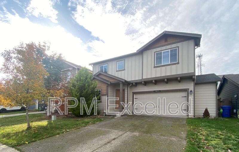 Spanaway House: 20024 19th Ave E