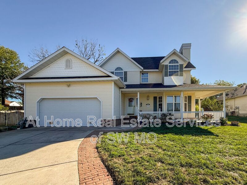 Ozark House: 2706 N Shady Cove