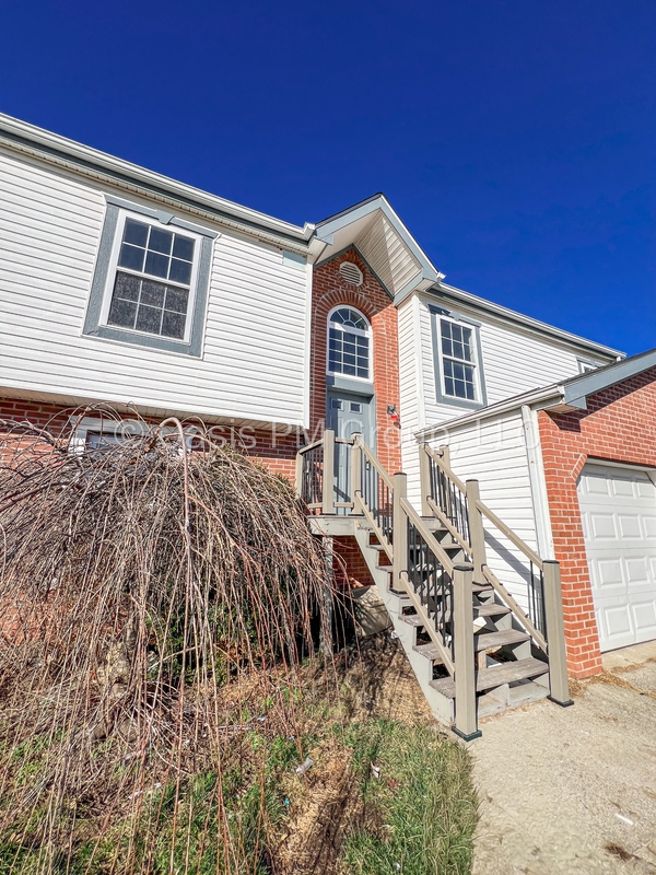 Columbus House: 2278 Golden Leaf Lane