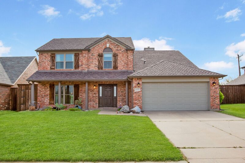 Plano House: 8204 Tavaros Drive