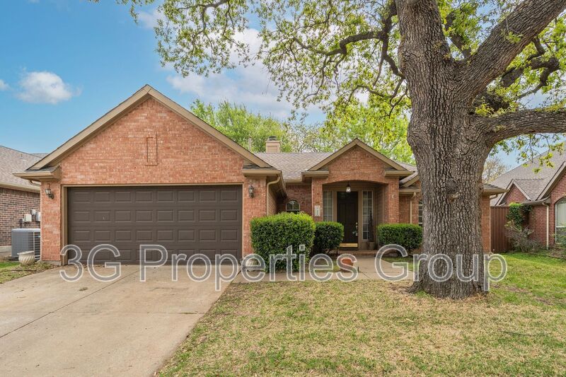 Flower Mound House: 3900 Oak Park Dr