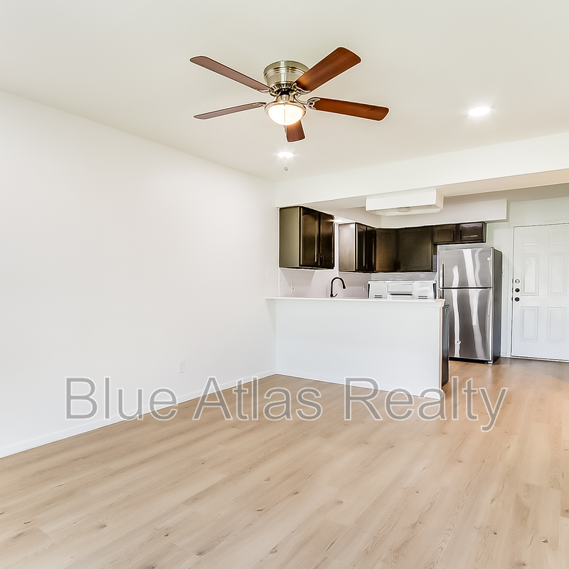 Everman Townhome: 408 Noble Avenue - C