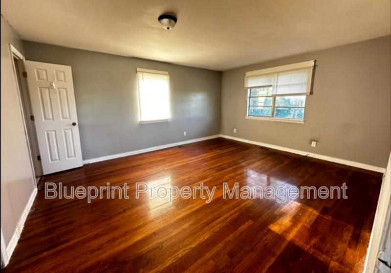 Birmingham House: 1020 Columbia St