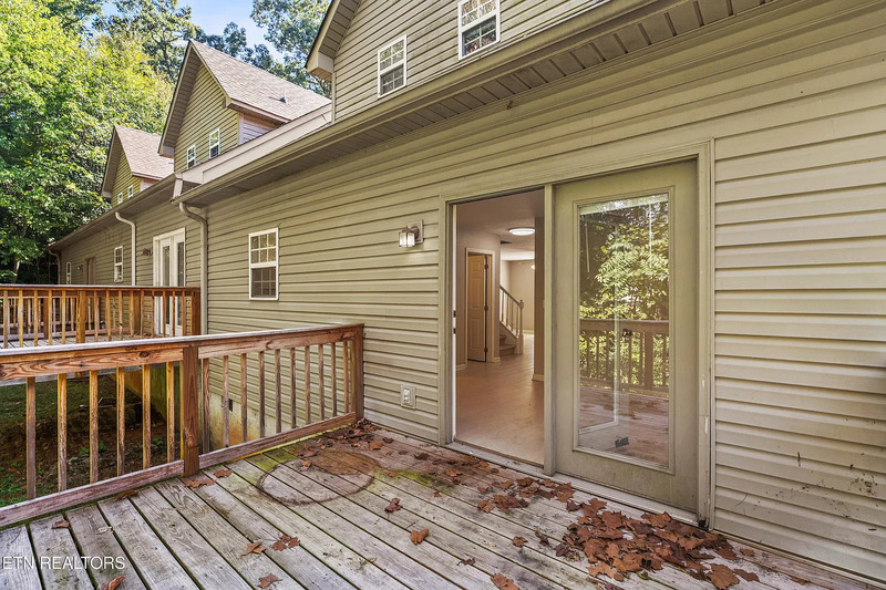 Photograph 10 of 8709 Mowbray Way