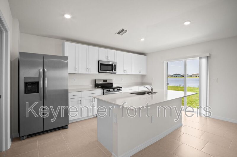 North Fort Myers House: 17633 Paradiso Way