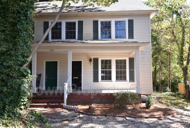 Fayetteville Townhome: 308-1 Hinsdale Ave