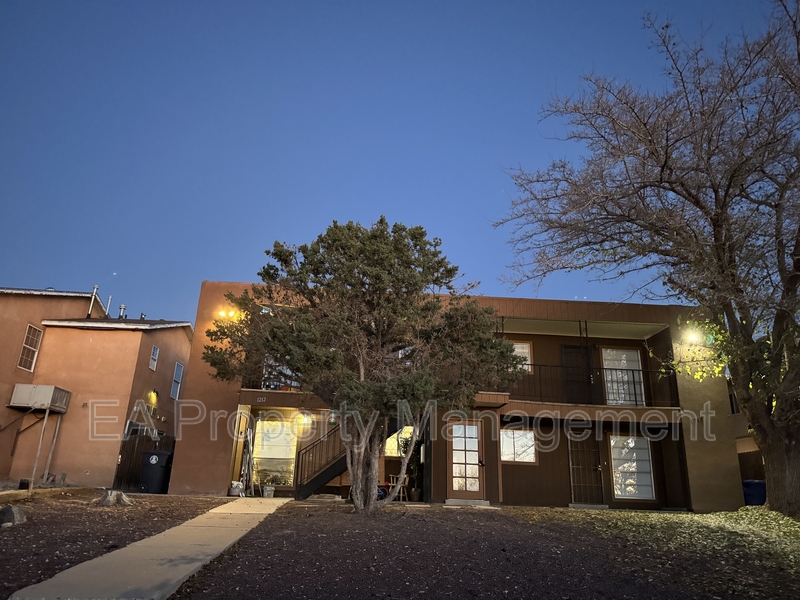 Albuquerque House: 1212 Chelwood Park Blvd NE