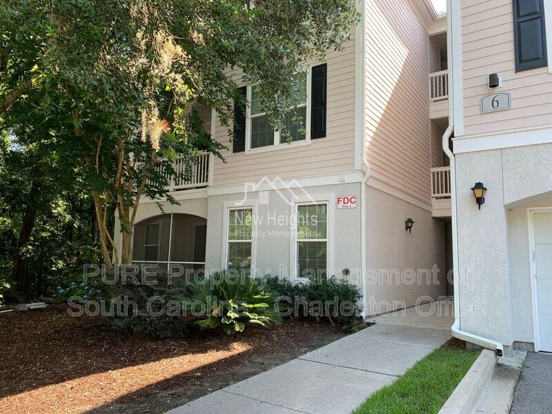 Johns Island House: 60 Fenwick Hall Aly