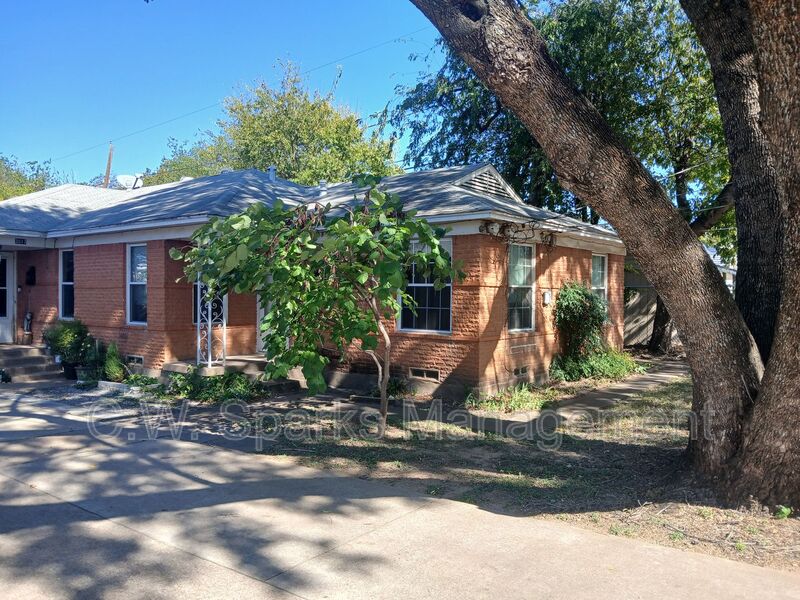 Dallas Condo: 3015 Avon St.