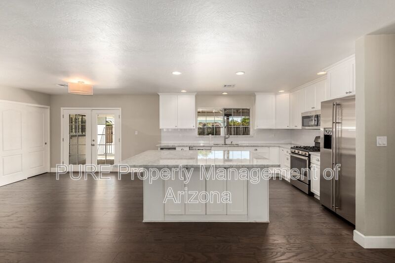 Phoenix House: 417 E Rose Ln