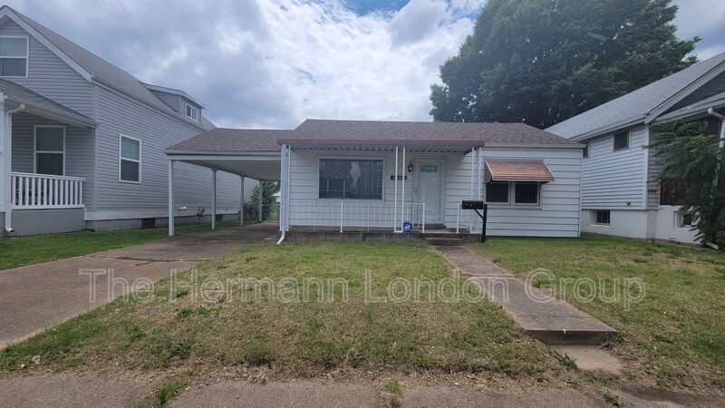 Saint Louis House: 6320 Arthur Ave