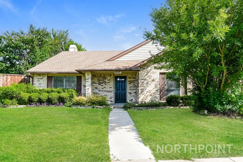 Rowlett House: 6113 Denver St