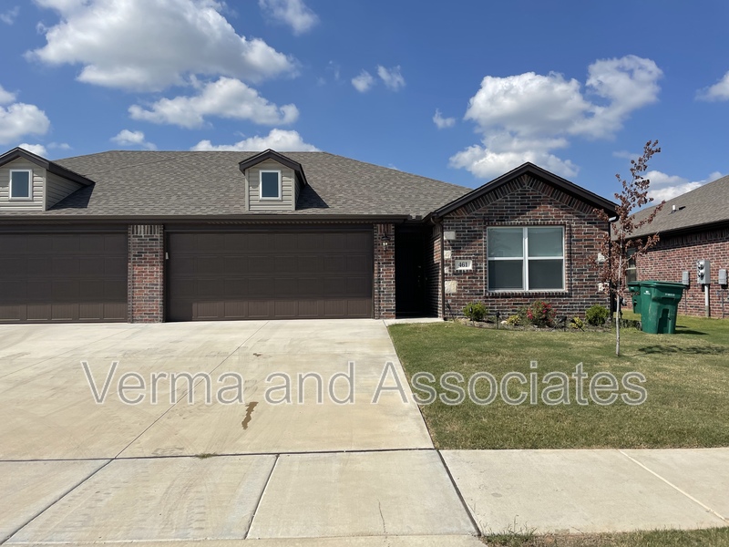 Centerton Condo: 463 Barbet Dr