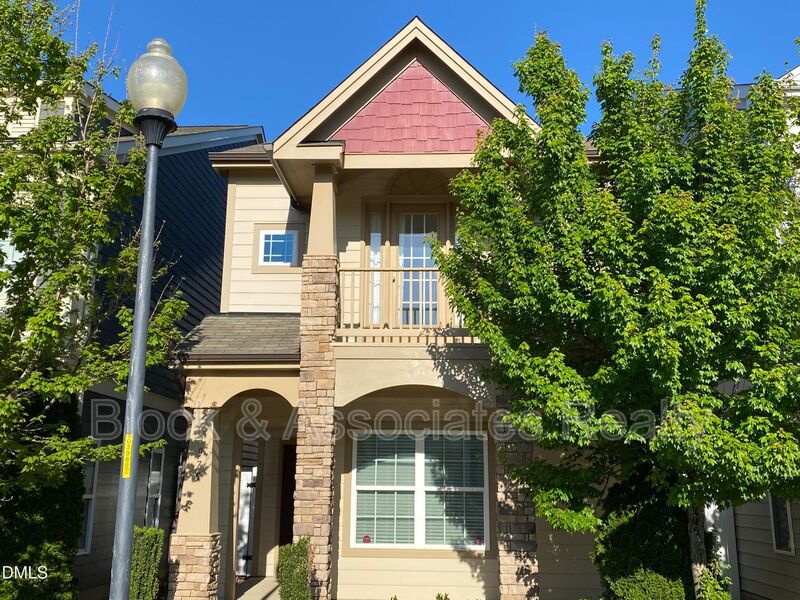 Apex House: 975 Branch Line Lane