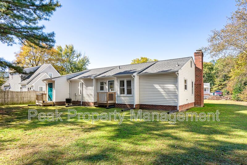 Glen Allen House: 10123 Molly Ln