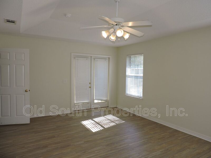 Pensacola House: 6837 Fort Deposit Dr.