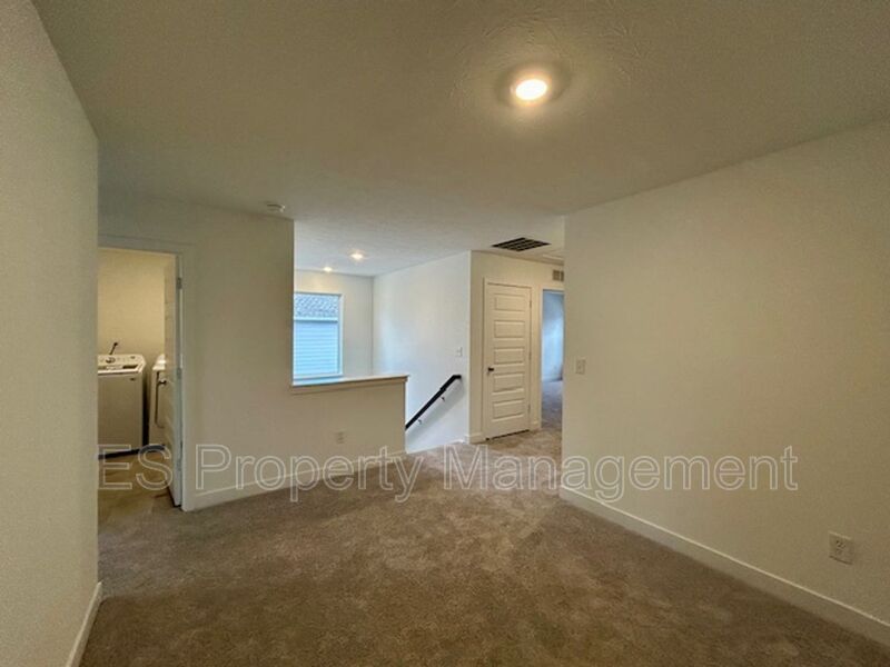 Beautiful new build condo in Westfield - Photo 16