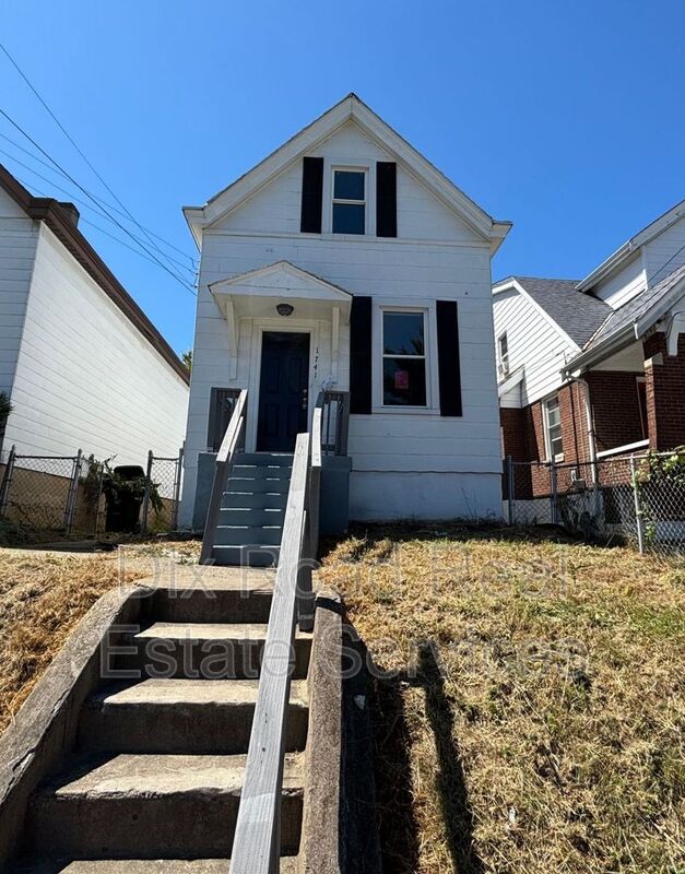 Cincinnati House: 1741 Iliff Avenue