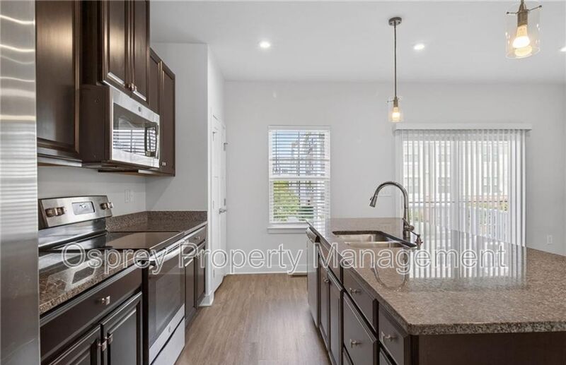 Spacious 3-Bedroom Townhome in Norfolk!  - Photo 5