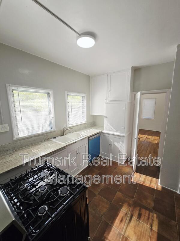 Glendale Condo: 347 Arden Ave