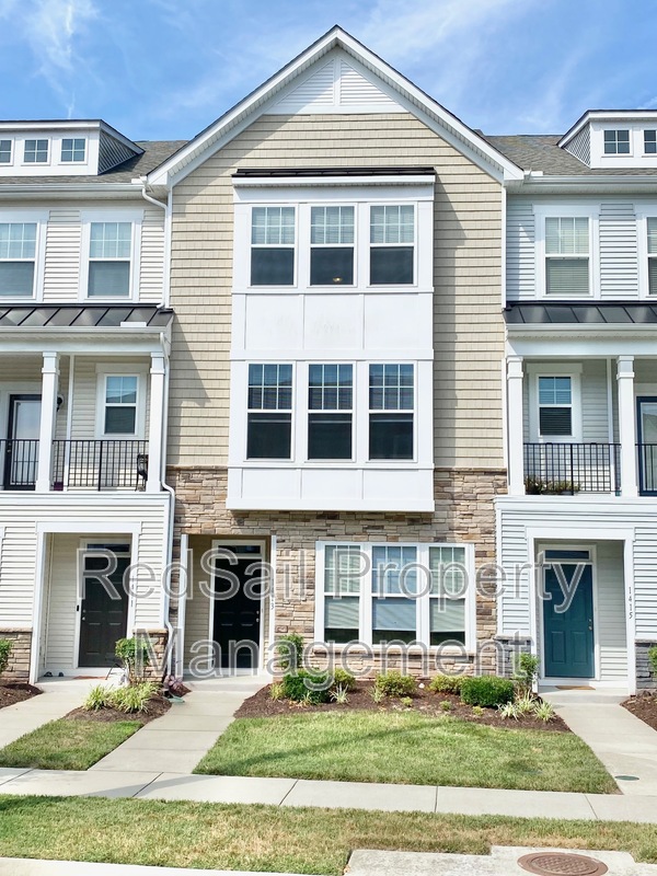 Newport News House: 1413 Independence Blvd
