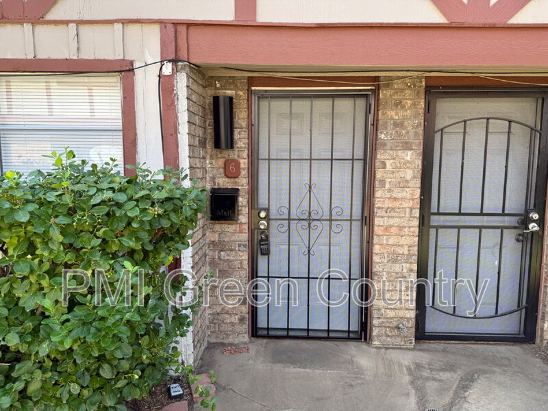 Tulsa Townhome: 4704 S Darlington Ave