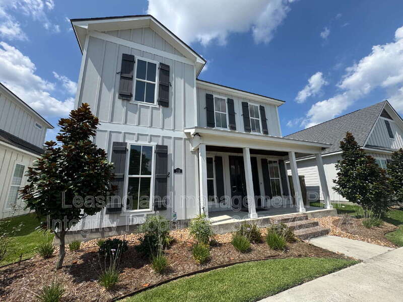 Scott House: 113 Oak Village Drive