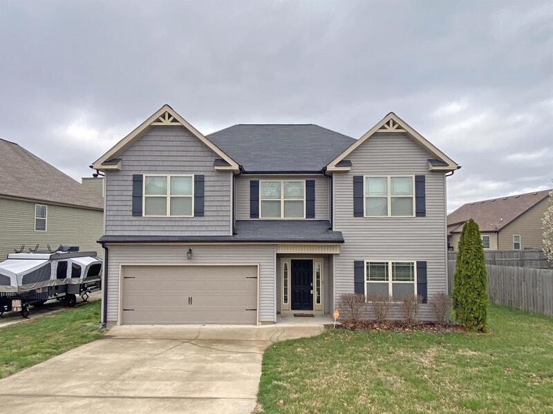 Clarksville House: 3338 N Henderson Way