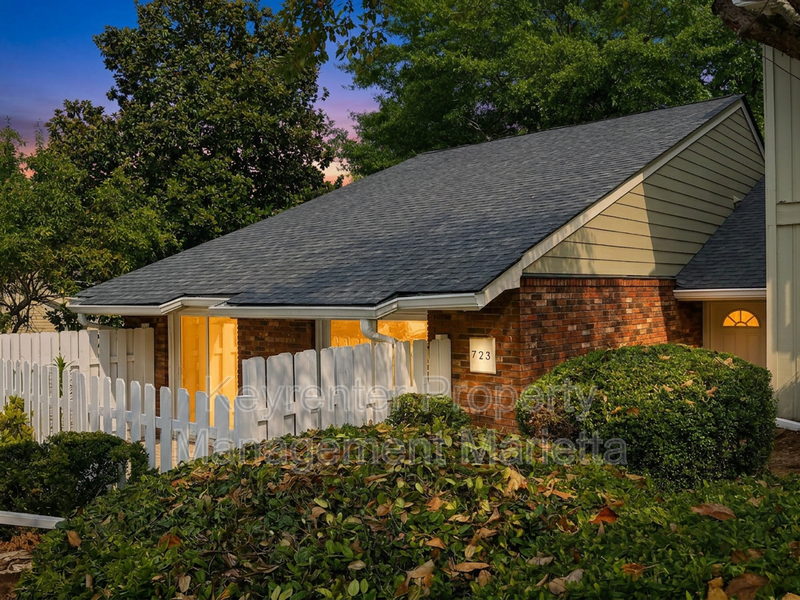 Marietta House: 723 Hanover Lane