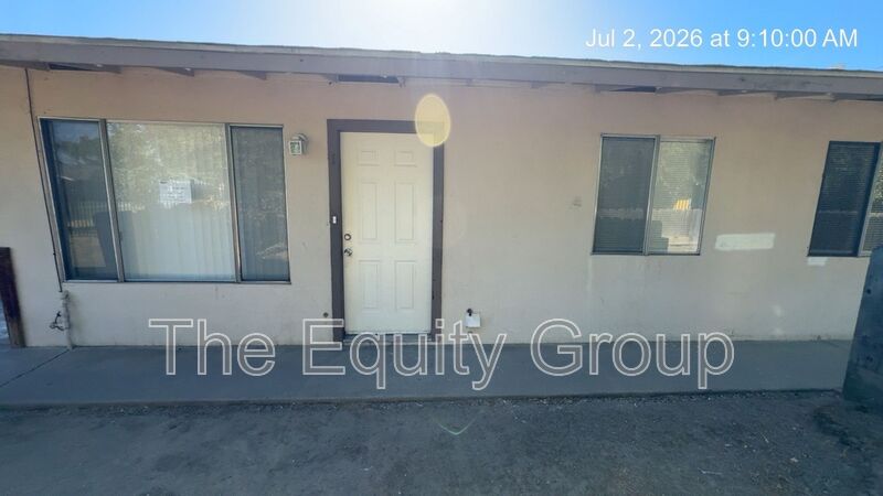 Visalia Condo: 529 East Kaweah Ave