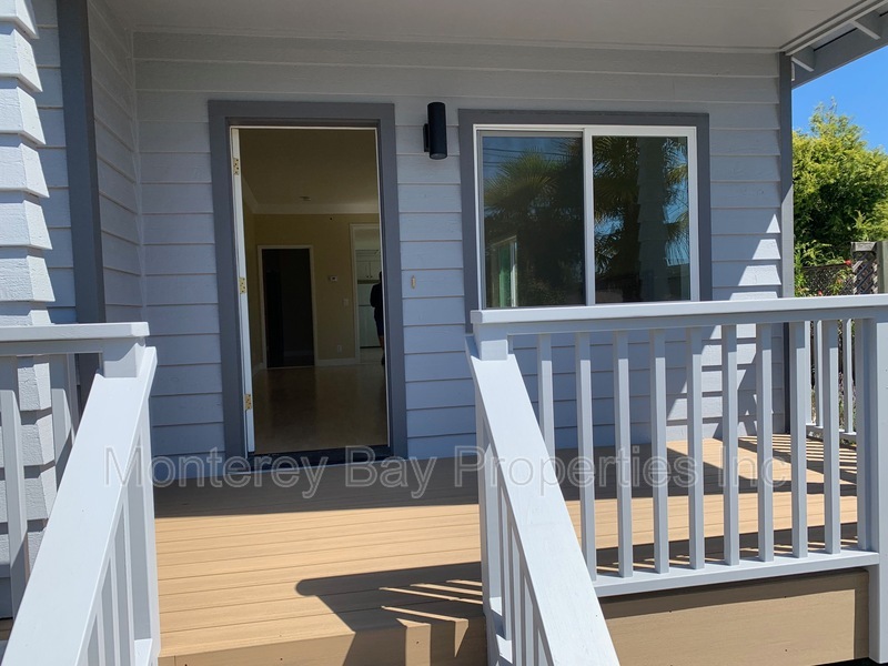 Santa Cruz House: 1715 Matthews lane