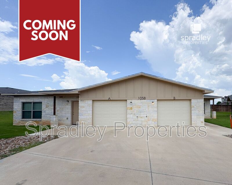 Belton Townhome: 1084B Hibiscus Dr