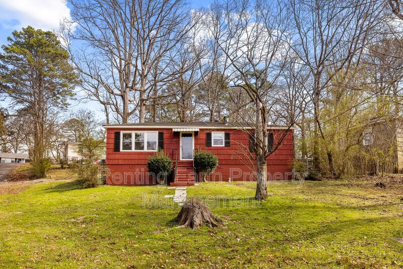 Birmingham House: 1333 5th Place NW