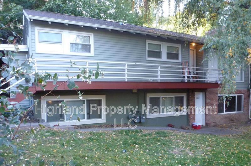 Pullman Condo: 1245 NE Cove Way