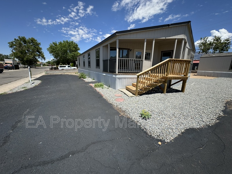 Albuquerque House: 7608 Leanne St NE