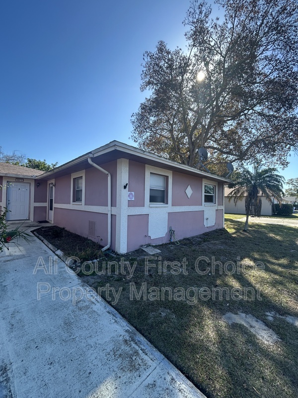 Dunedin Condo: 3071 Park Ln