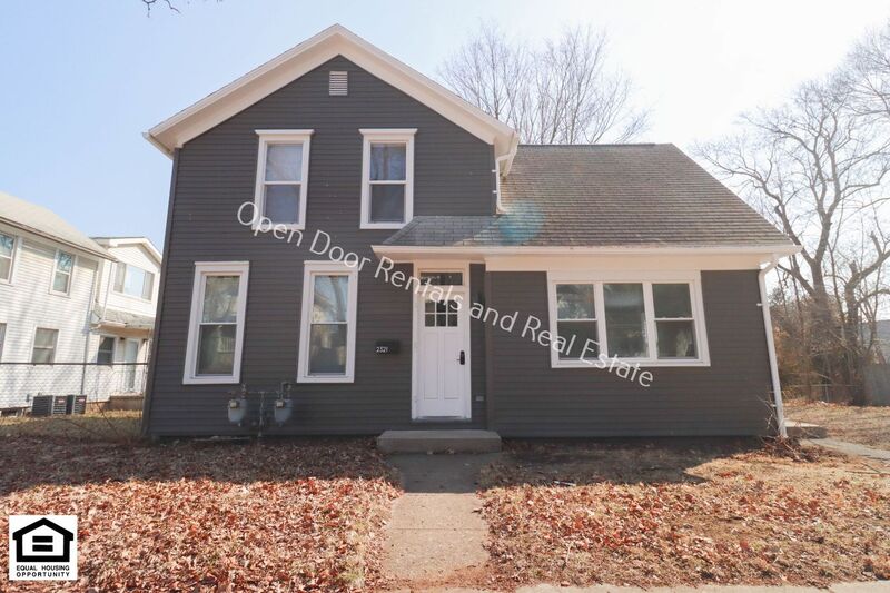 Fort Wayne House: 2323 Fox Ave