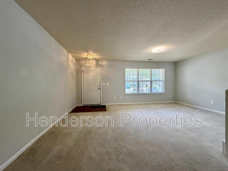 Charlotte Townhome: 17121 Greenlawn Hills Ct