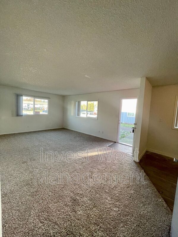Longview House: 1940 33 Avenue