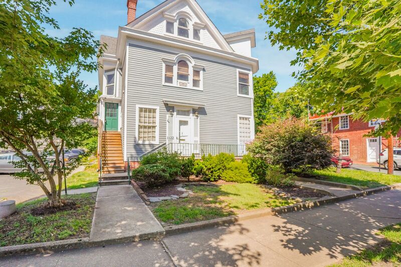 Fredericksburg Condo: 1122 Caroline St