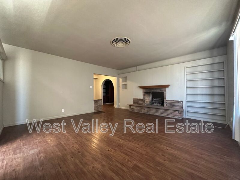 Taft Condo: 422 1/2 North St