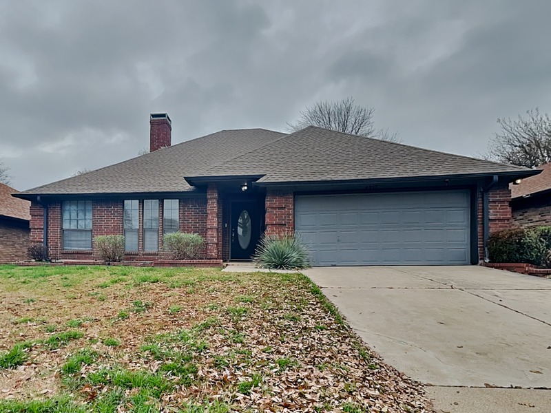 Fort Worth House: 4912 Barberry Dr