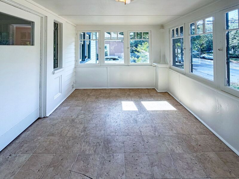 Photo 2 of rental home at 943 Washington Street