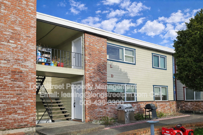 Portland Apartment: 780 NW Joy Ave