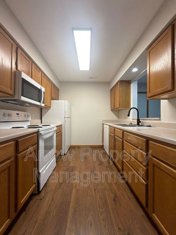 Syracuse Condo: 1660 Swanson Drive-6