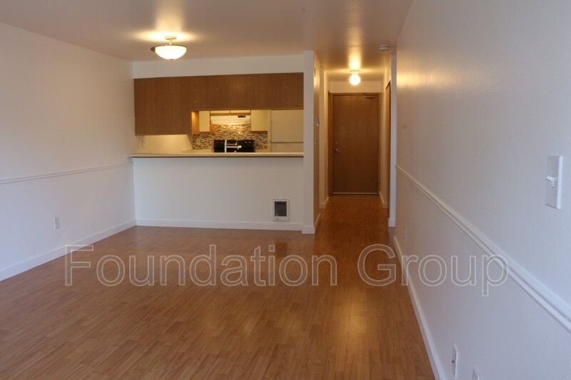 Seattle House: 745 Summit Ave E