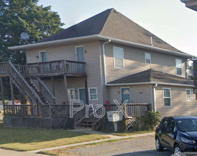 Pittsburg House: 1409 S Broadway