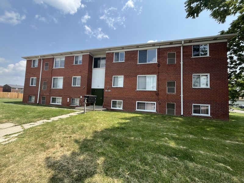 Wyandotte Condo: 939 James Street